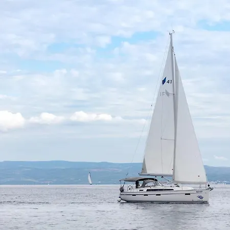 Bavaria Cruiser 41 - Nina Sailing Boat Botel
